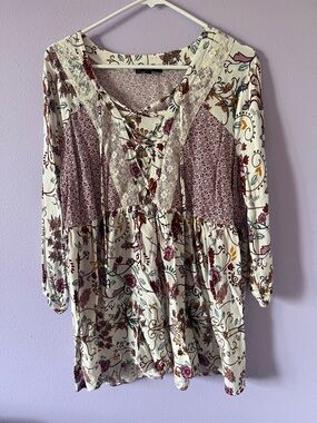 Signature Studio Cream and Mauve Floral Lace-Accent Peasant Blouse